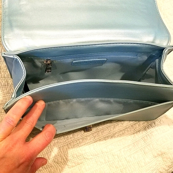 LAST ONE!-NWT Badgley Mischka Quilted Blue Crossbody - Picture 7 of 12